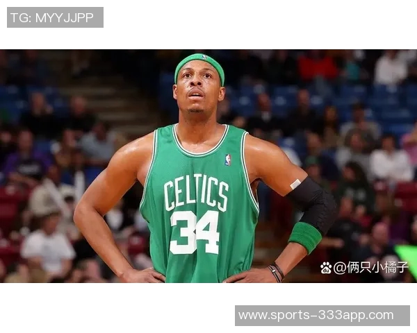 女主持与皮尔斯默契配合皮尔斯直言不想与他人合作播客